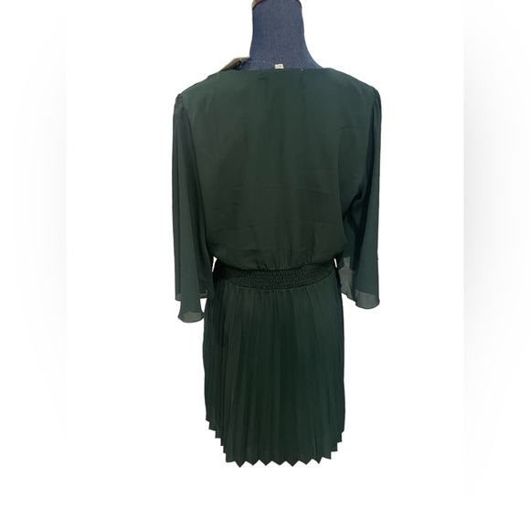 Allison & Kelly forest green 3/4 sleeve pleated Vneck short dress Sz large NWT - Picture 2 of 5